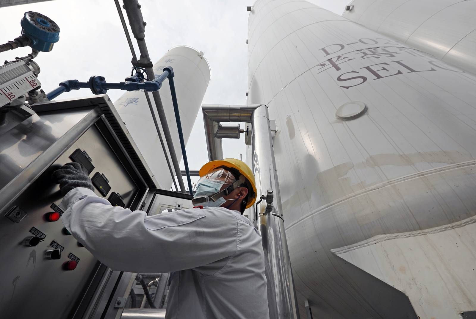 台灣第一家量產「半導體級二氧化碳」　東聯化學還要當「碳的百貨公司」