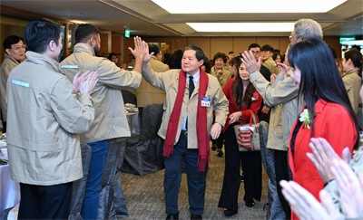 遠東人月刊2025年01月號 領航者的話- 2024遠東關係企業聯席會議董事長演講── 掌握變局 決勝未來 遠東人月刊2025年01月號 領航者的話- 2024遠東關係企業聯席會議董事長演講── 掌握變局 決勝未來